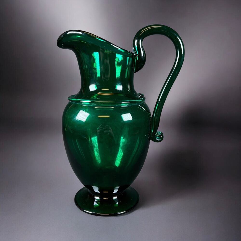 Fabulous Metropolitan Museum of Art Hand Blown Green emerald Glass Pitcher Vntg